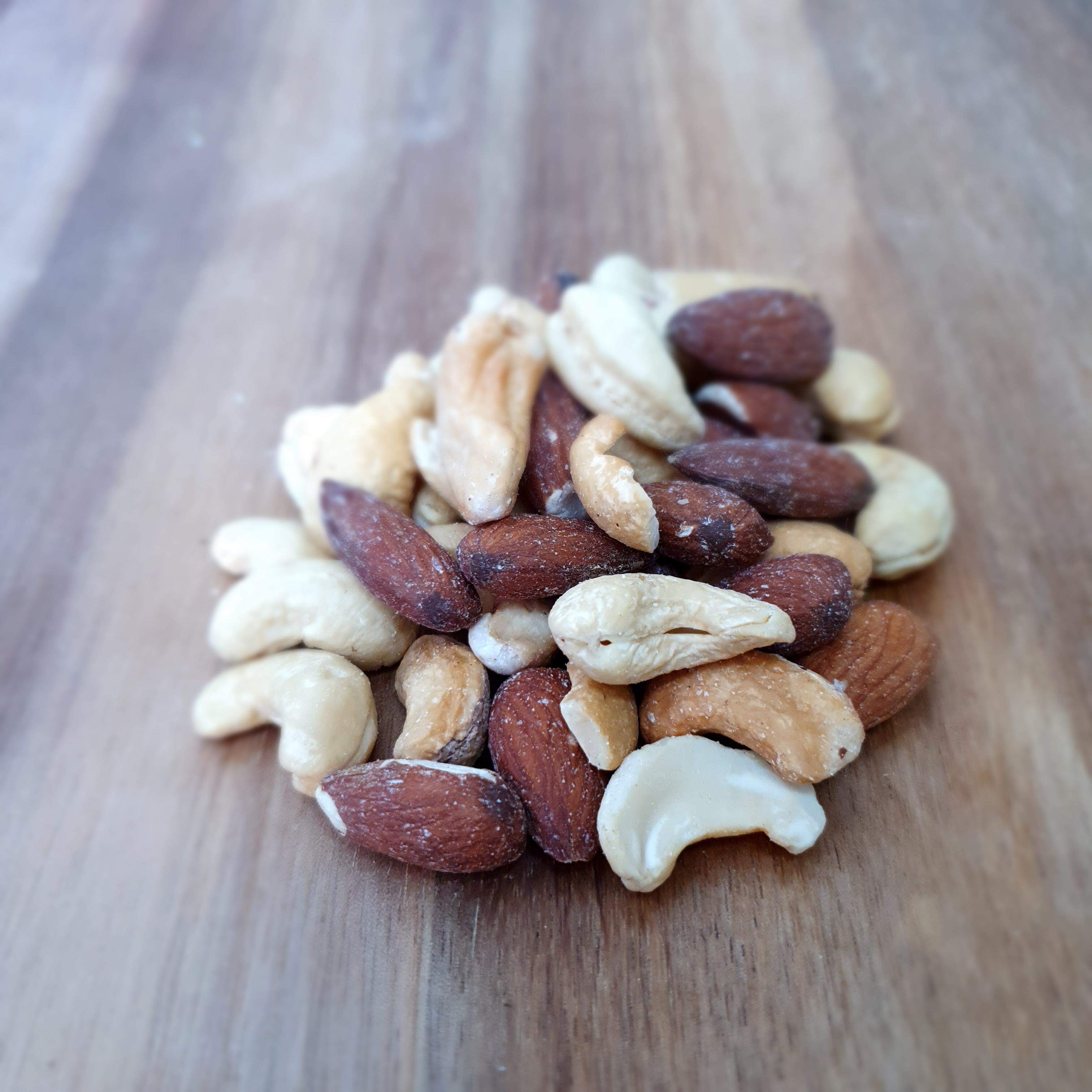 MIXED NUTS SALTED 1kg