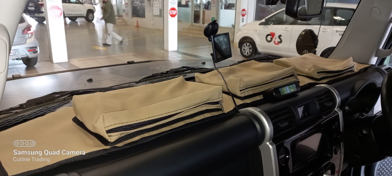 Toyota FJ Cruiser Dash cover