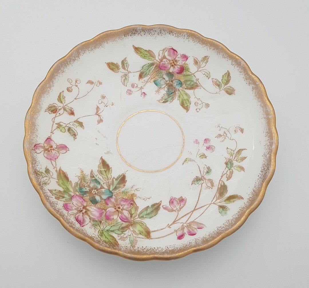 C0108 Floral with gold saucer  unknown