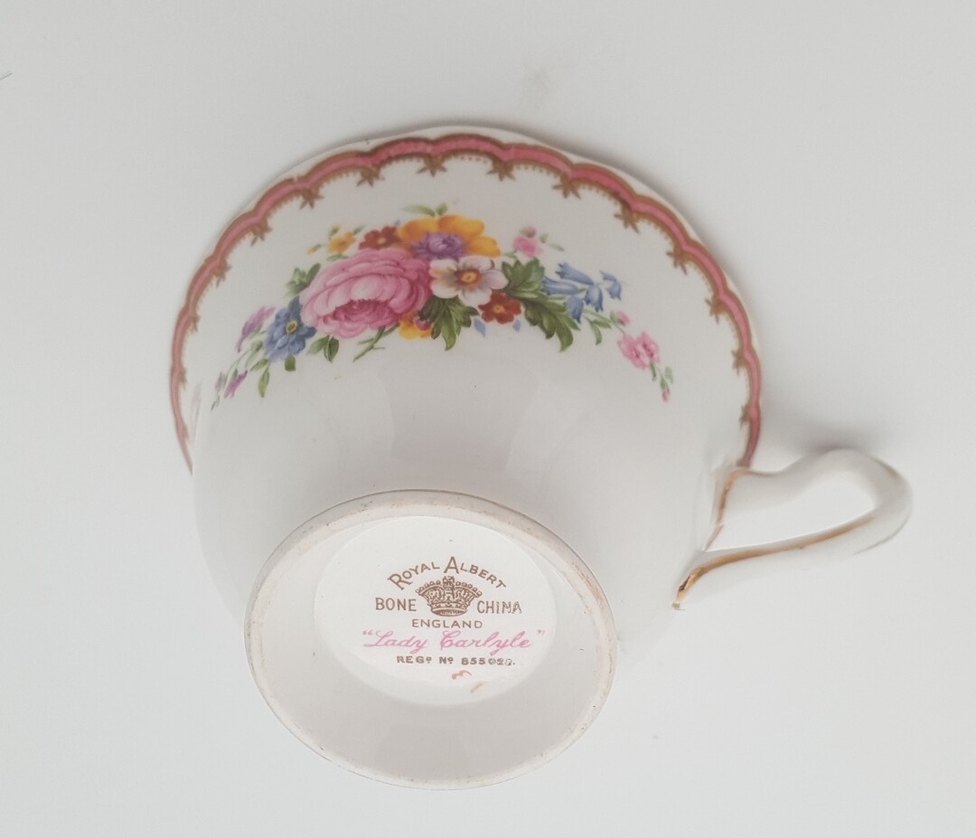 C0075 Lady Carlyle 855022 tea cup  ROYAL ALBERT