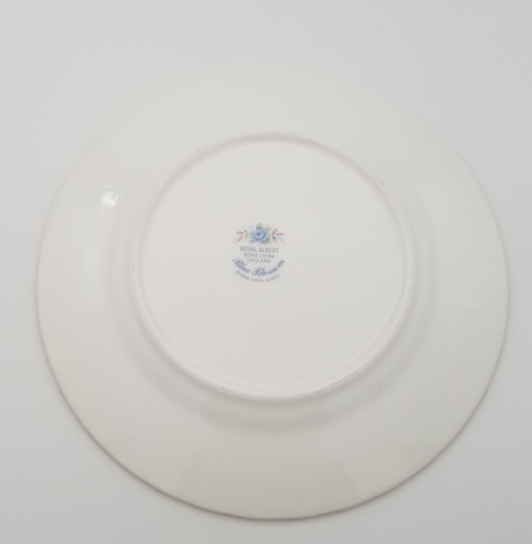 C0101 Blue Blossom plate  ROYAL ALBERT