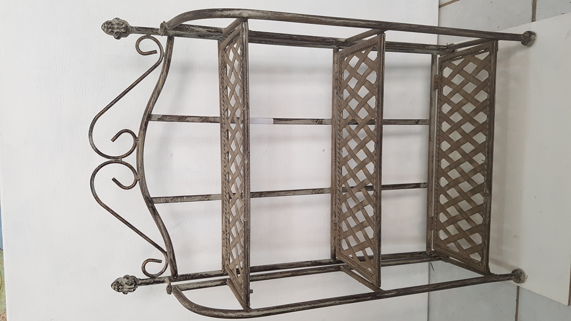 C0016 Folding Metal Plant Stand