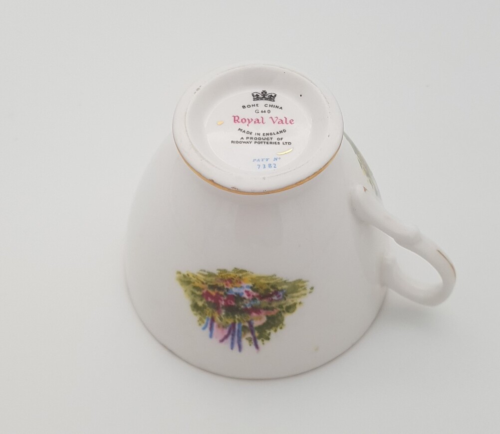 C0071 ROYAL VALE 7382 tea cup   RIDGWAY POTTERIES