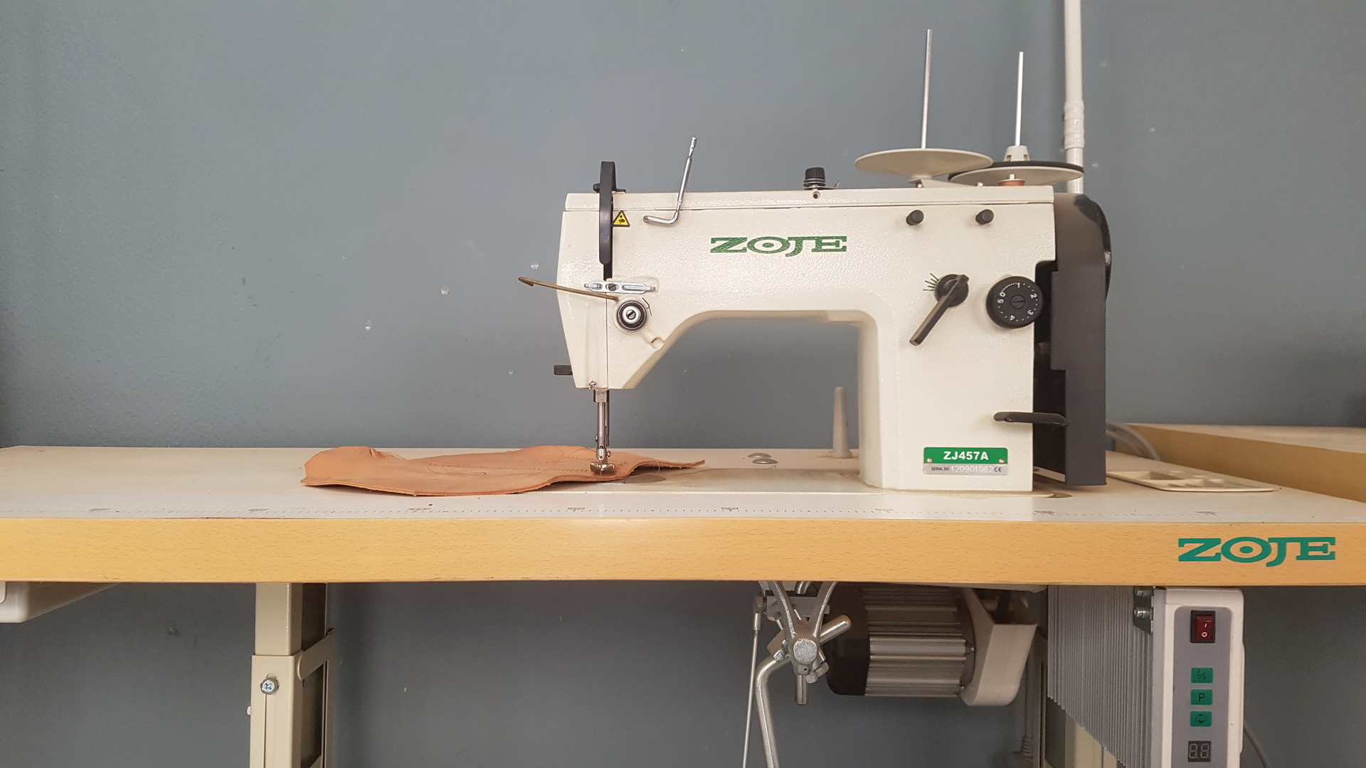 C0003 ZJ457A Zig Zag Sewing machine  ZOJE