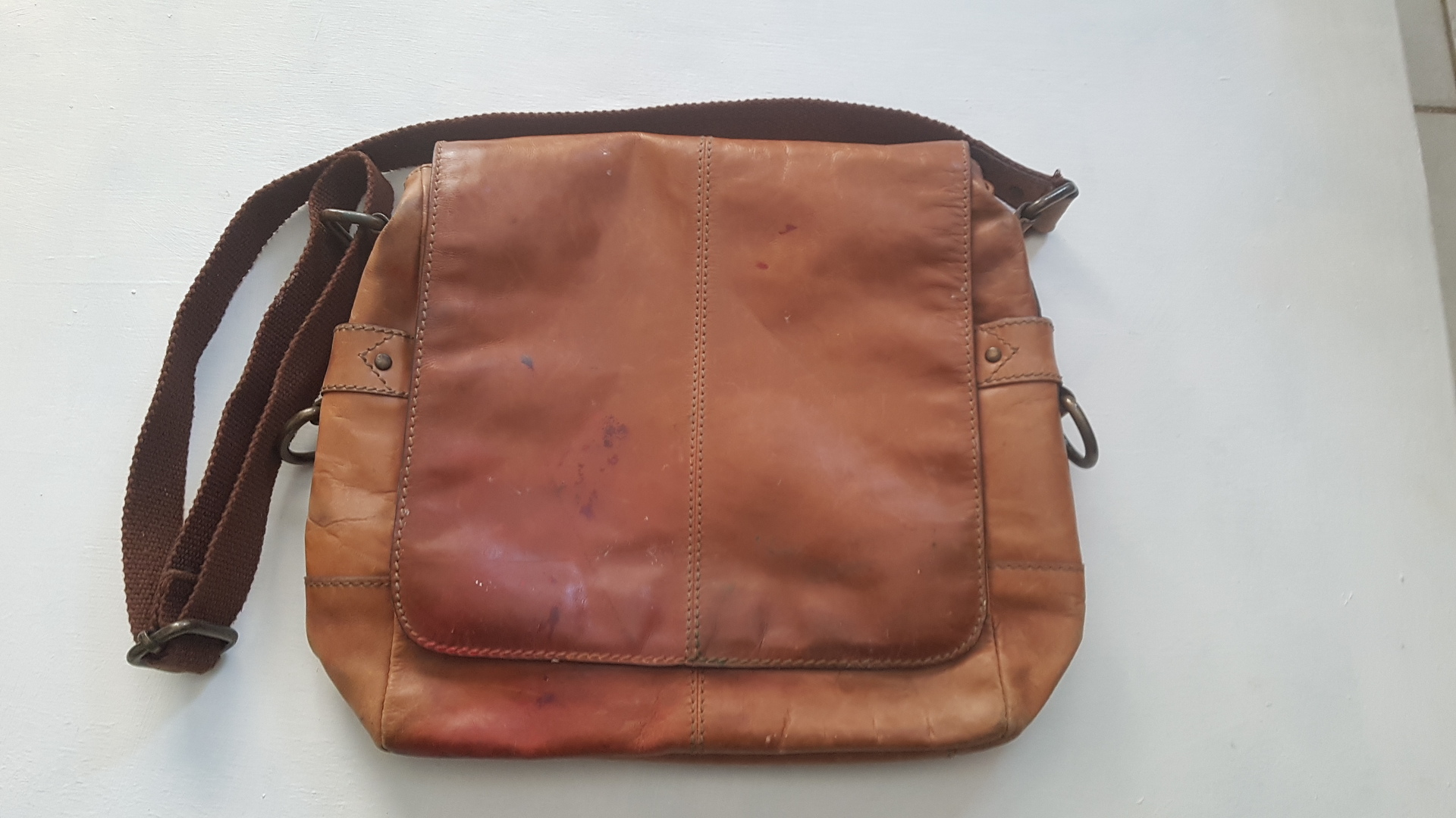 C0018 FOSSIL BRAND Leather Satchel