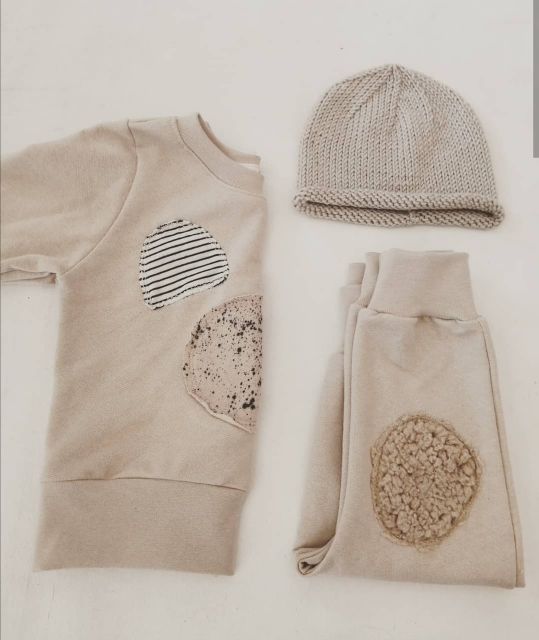 Bear Tracksuit Including Knit beanie